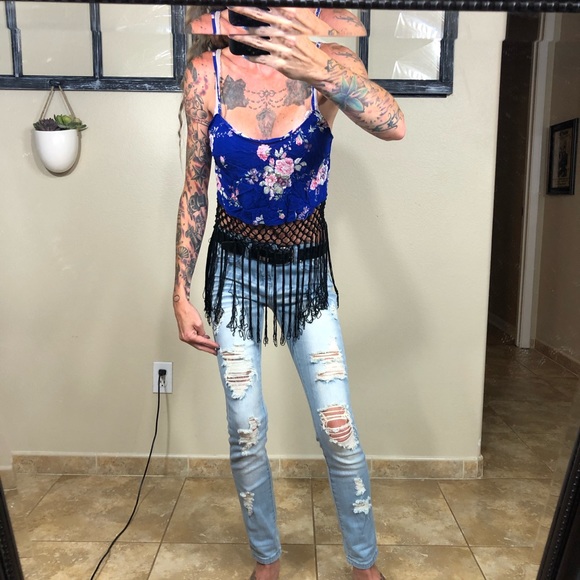 Floral Net and Fringe Crop Top - Picture 3 of 12